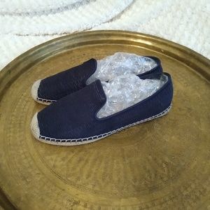 Vince Camuto Navy Perforated Espadrilles Flats 8M